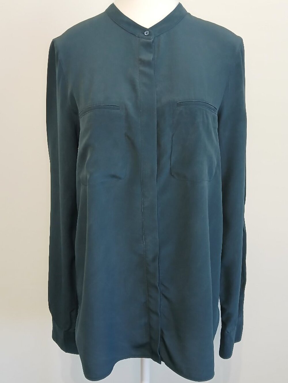Vince 100% Silk Elegant Band Collar Button Up Blouse Size 8